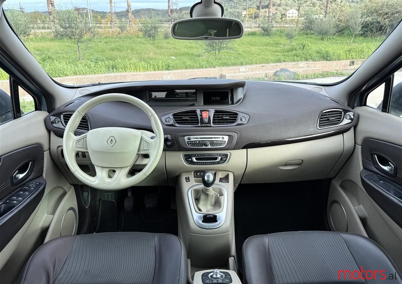 2012' Renault Scenic photo #2
