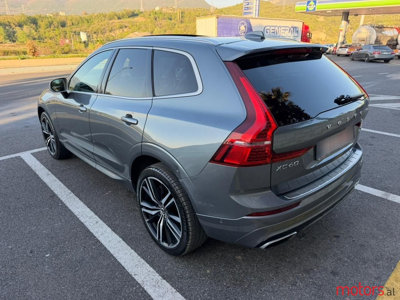 2019' Volvo Xc 60 photo #3
