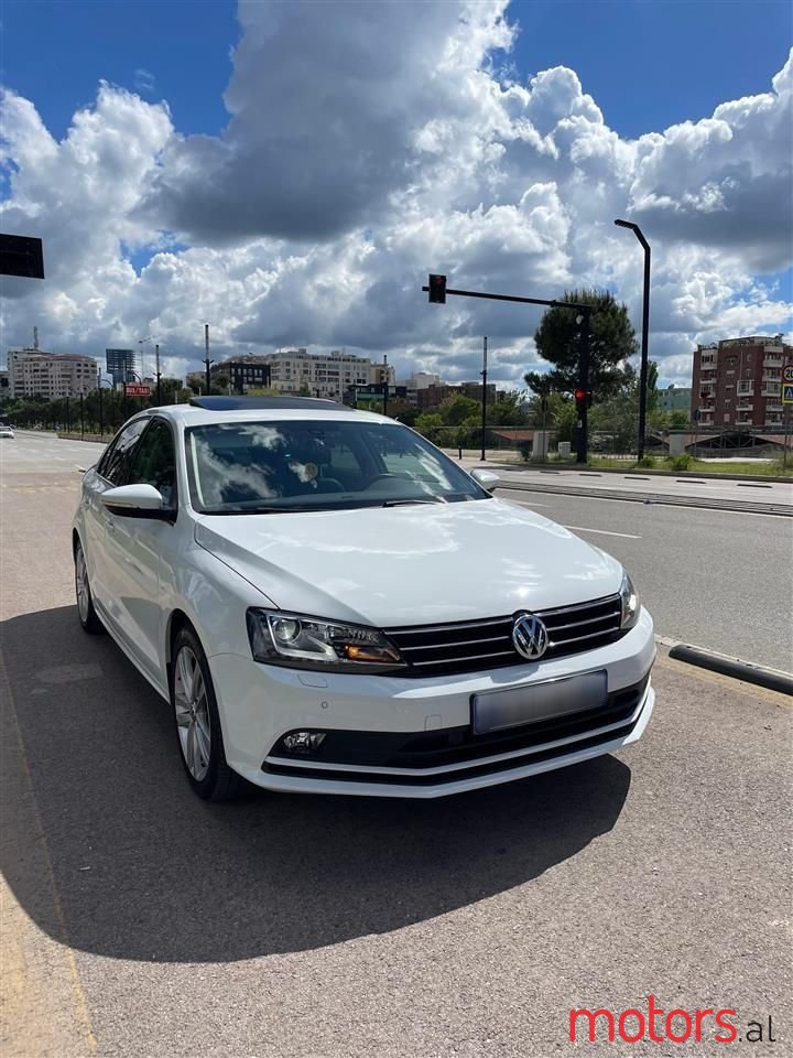 2016' Volkswagen Jetta photo #3