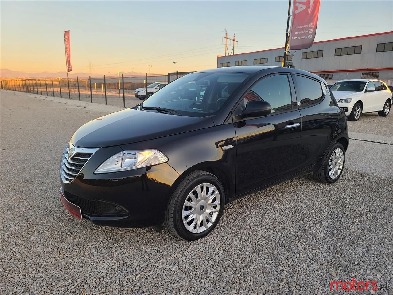 2014' Lancia Ypsilon photo #1