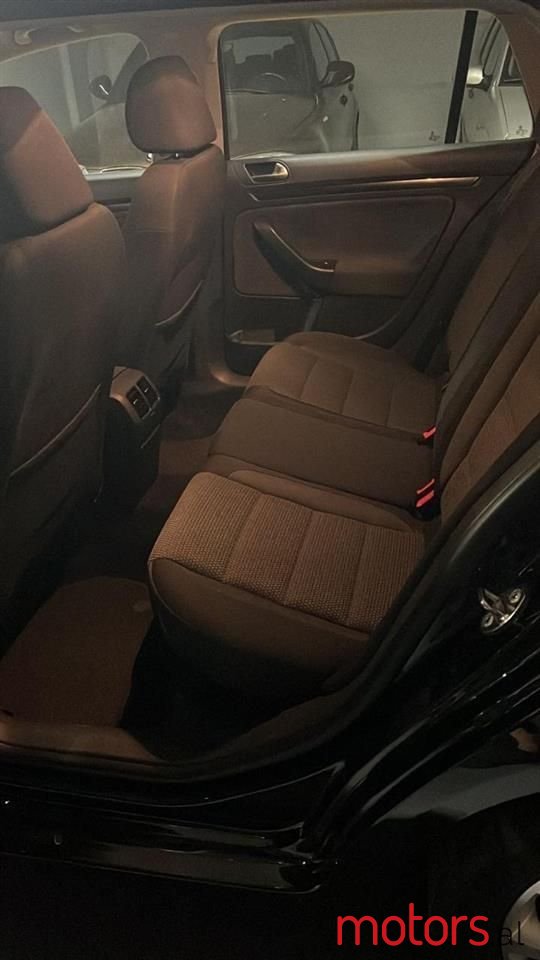 2011' Volkswagen Golf photo #5