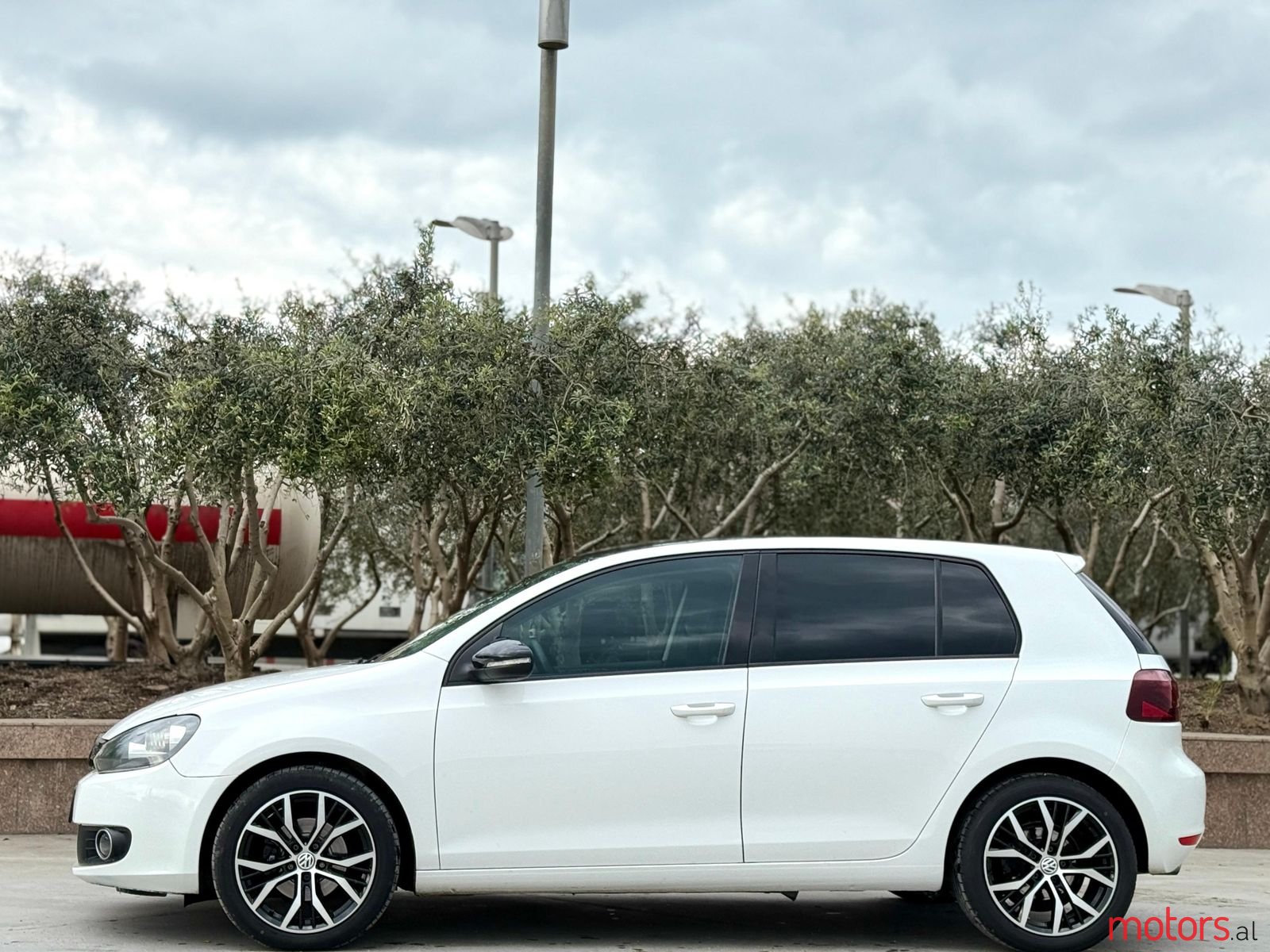 2010' Volkswagen Golf photo #6