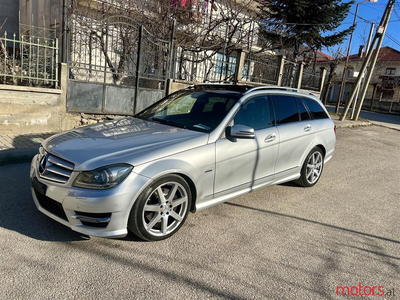 2012' Mercedes-Benz C 250 photo #4