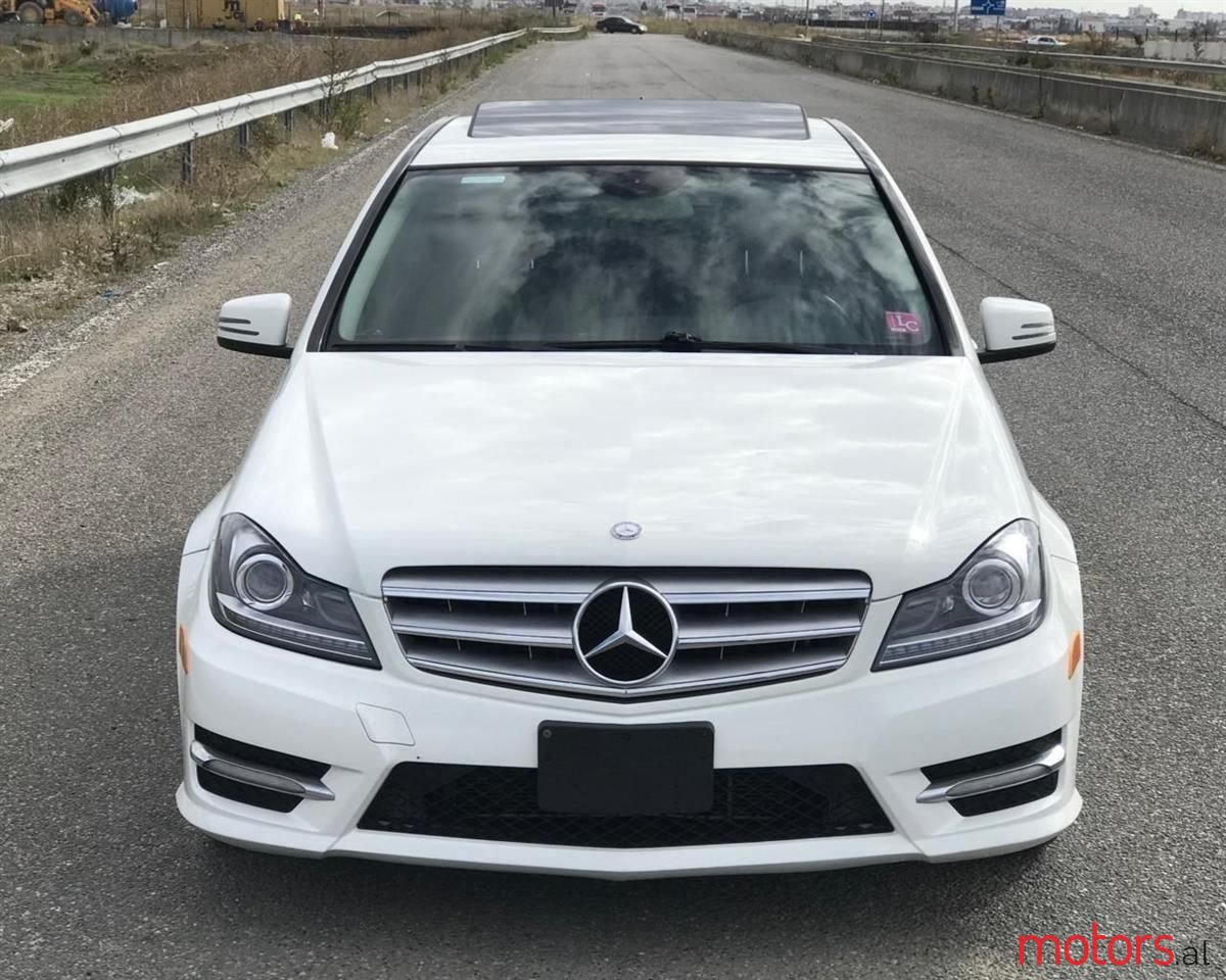 2012' Mercedes-Benz C 300 photo #1