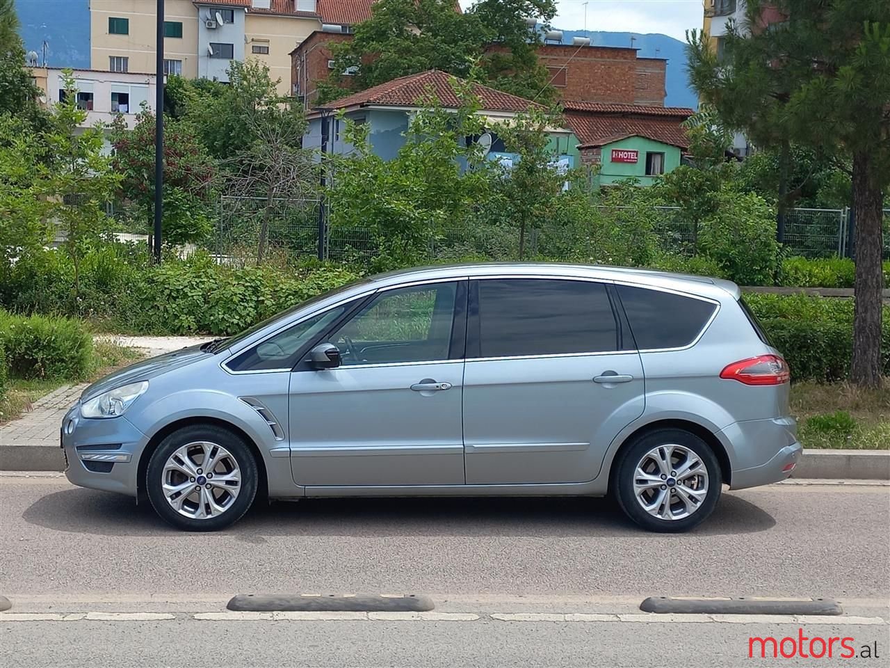 2013' Ford S-Max photo #4