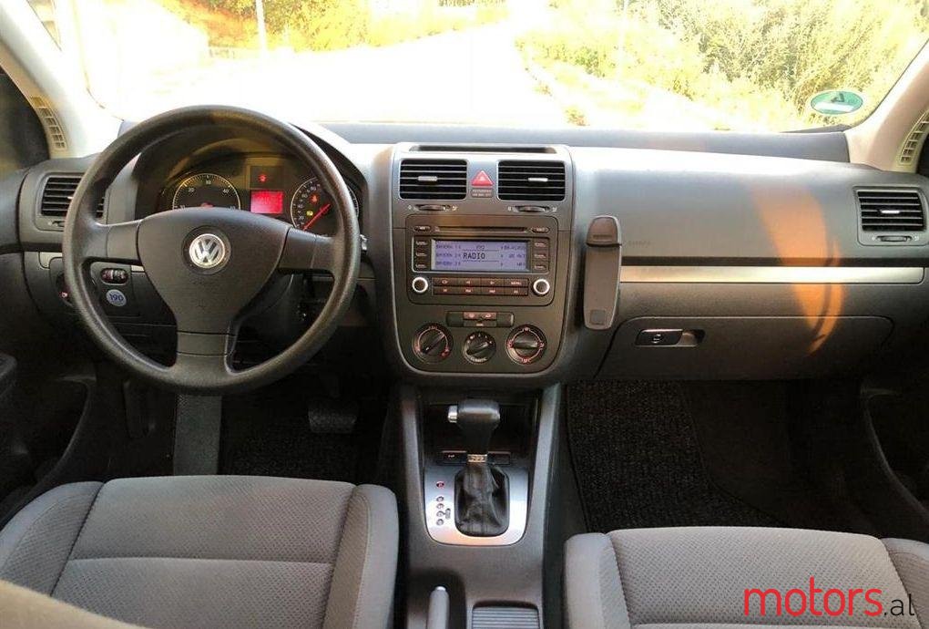 2007' Volkswagen Golf photo #2