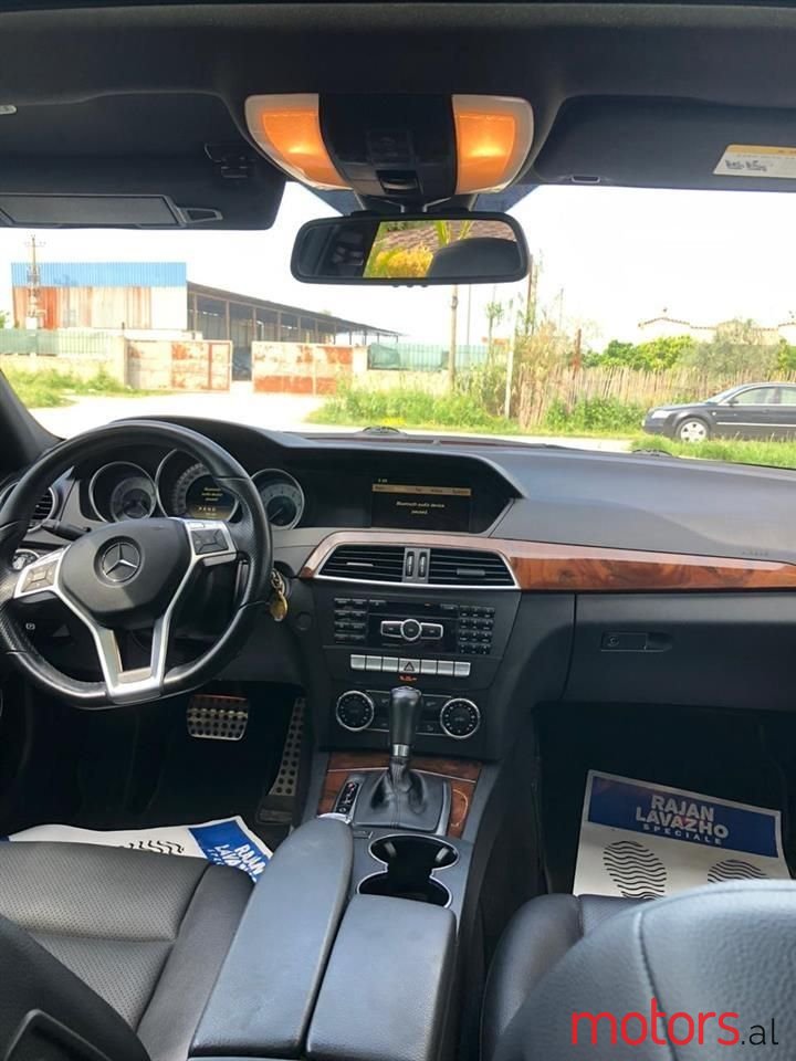 2012' Mercedes-Benz C 300 photo #6