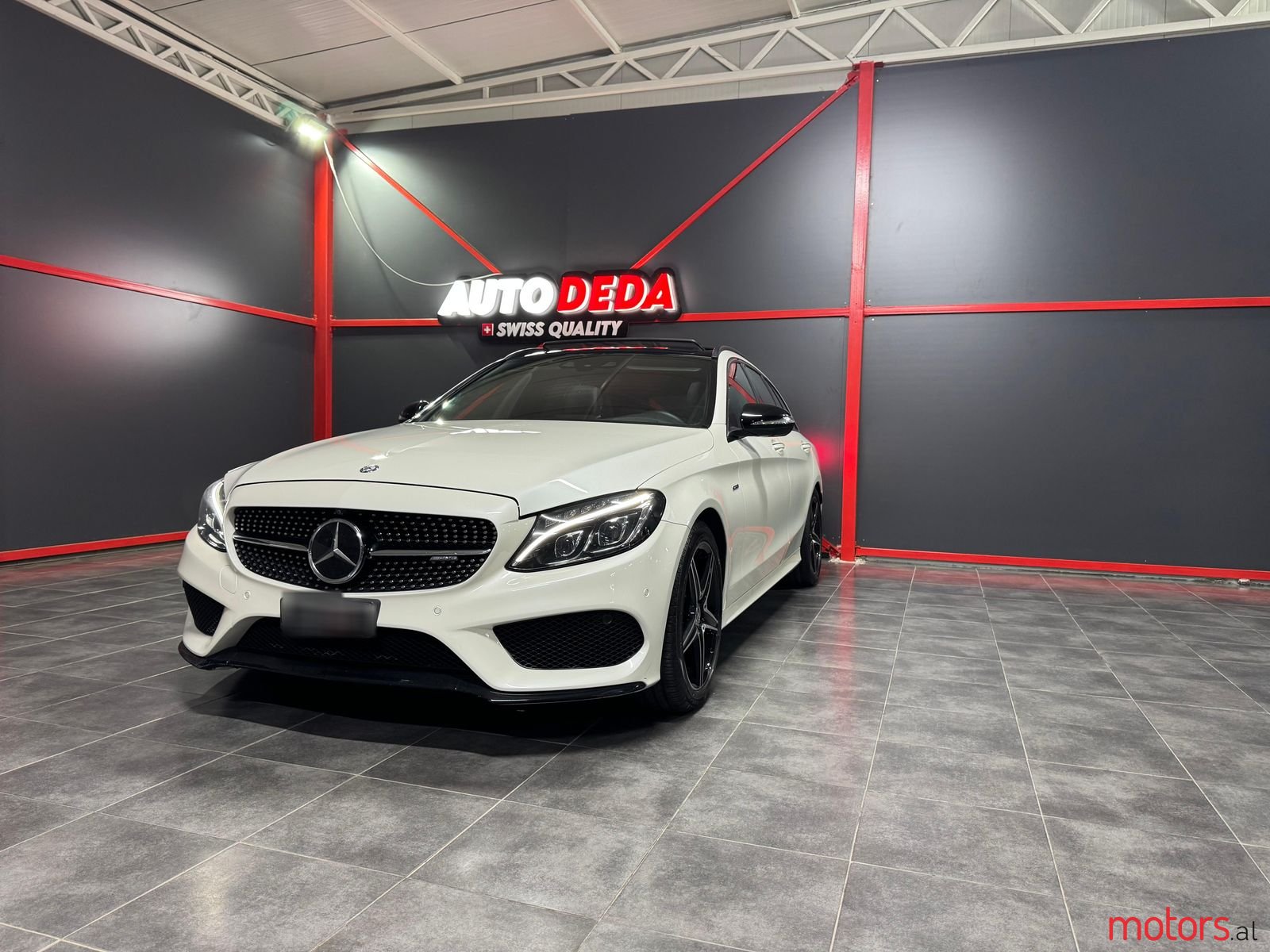 2016' Mercedes-Benz C 250 photo #2