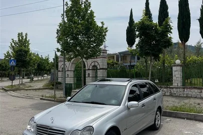 2005' Mercedes-Benz C 180