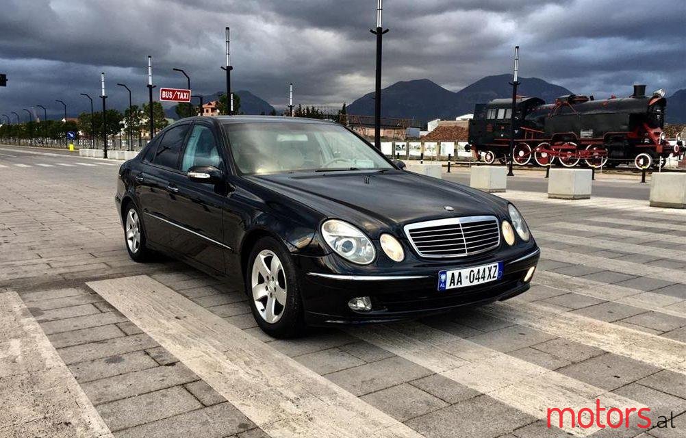 2004' Mercedes-Benz E 270 photo #1