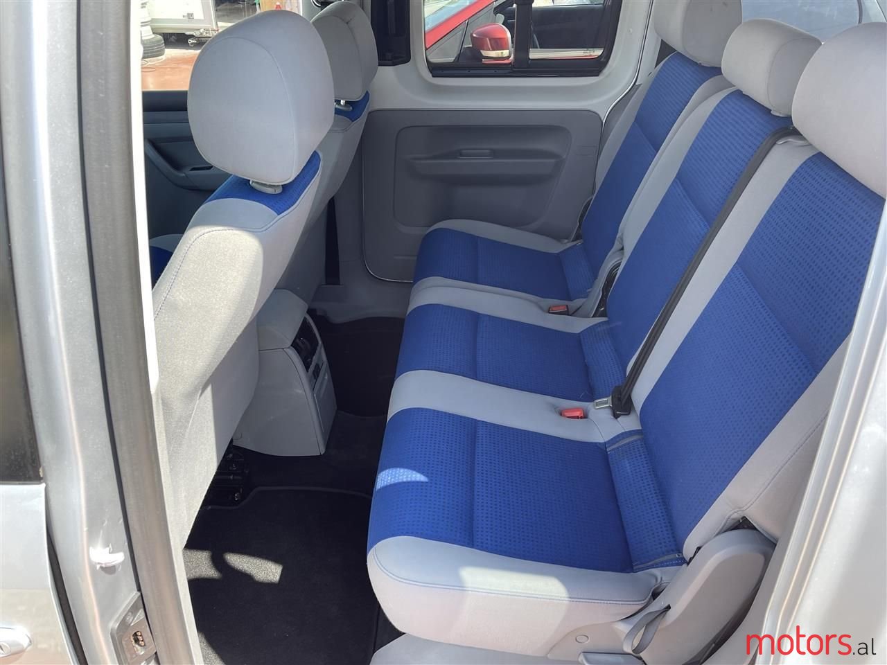 2008' Volkswagen Caddy photo #3