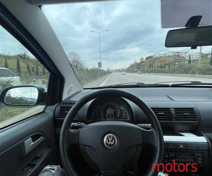 2008' Volkswagen Fox photo #4