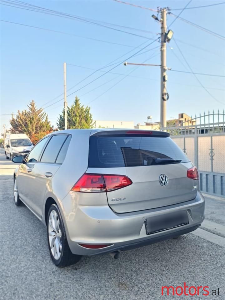 2013' Volkswagen Golf photo #2