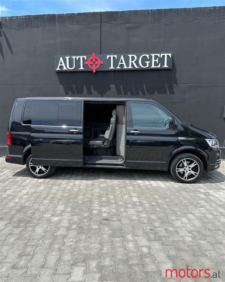 2009' Volkswagen T5 Caravelle photo #3