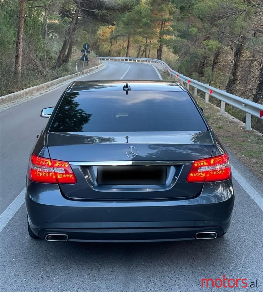 2010' Mercedes-Benz E 350 photo #6