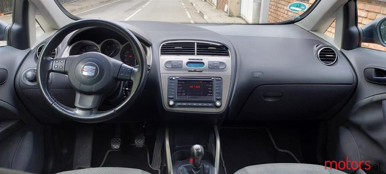 2004' SEAT Altea photo #5