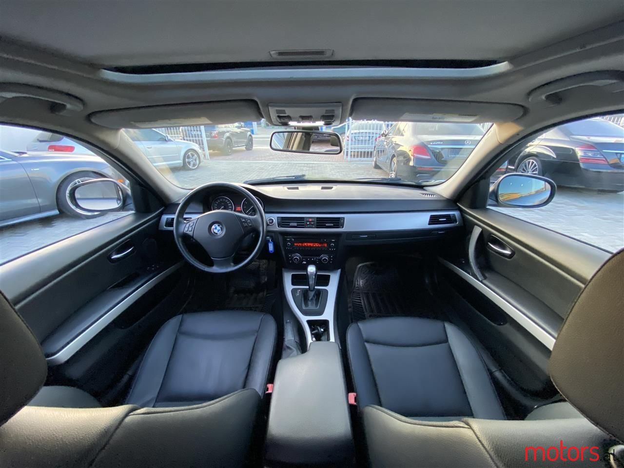 2011' BMW 328 photo #5