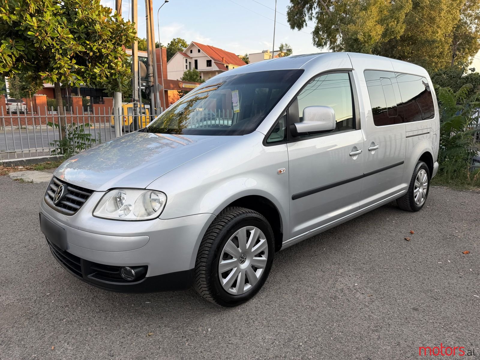 2009' Volkswagen Caddy photo #1