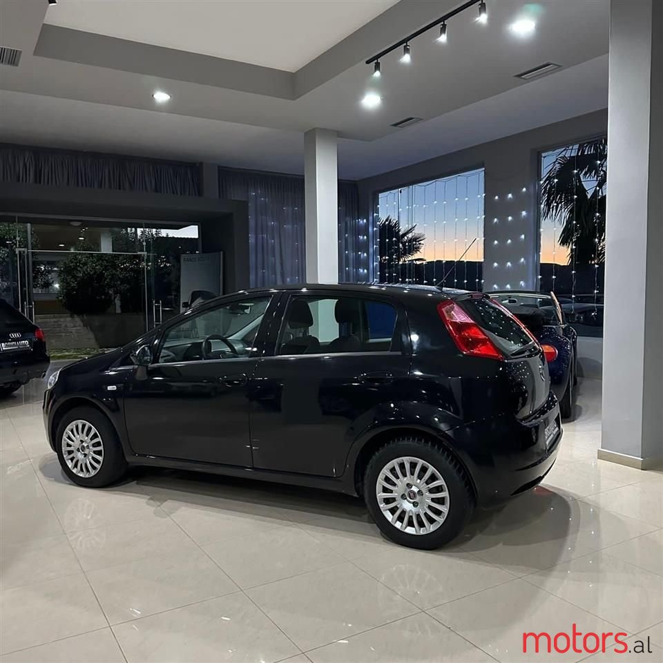 2013' Fiat Punto photo #6