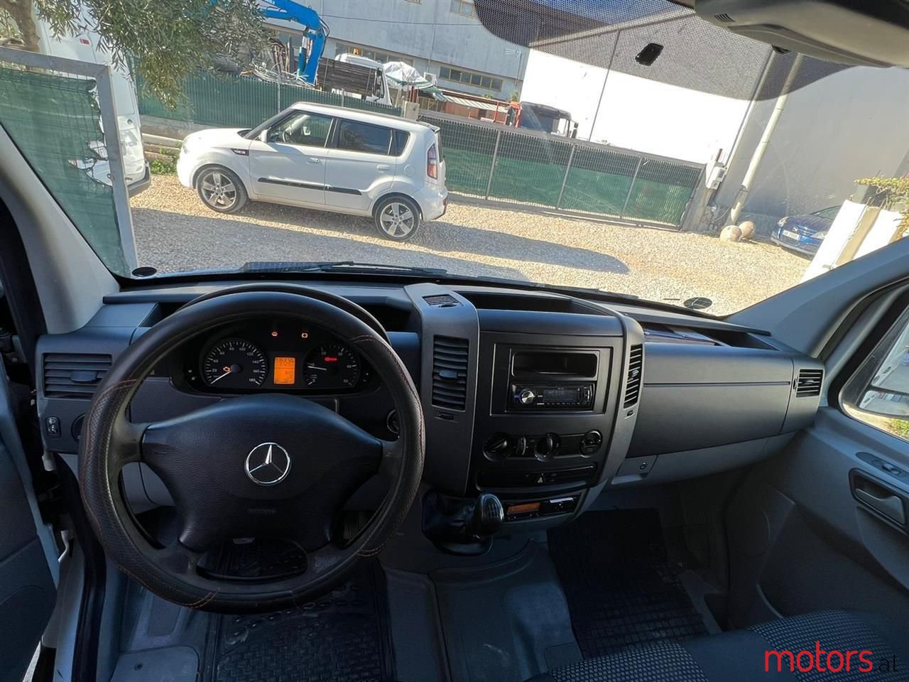 2009' Mercedes-Benz Sprinter photo #2