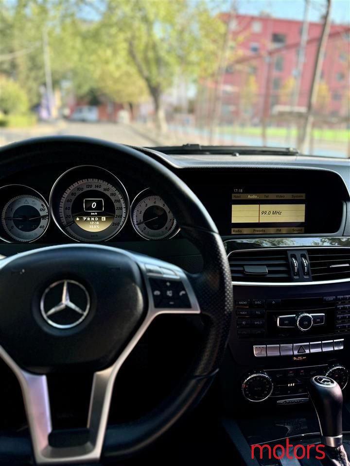 2012' Mercedes-Benz C 300 photo #6