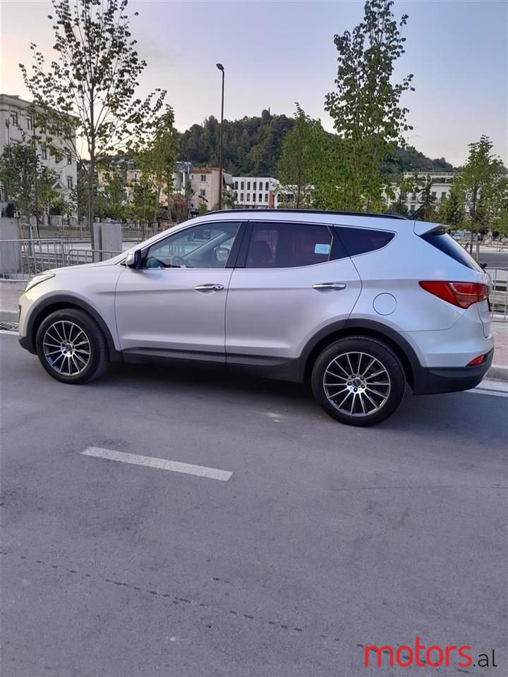 2013' Hyundai Santa Fe photo #5