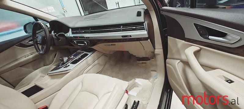 2017' Audi Q7 photo #5
