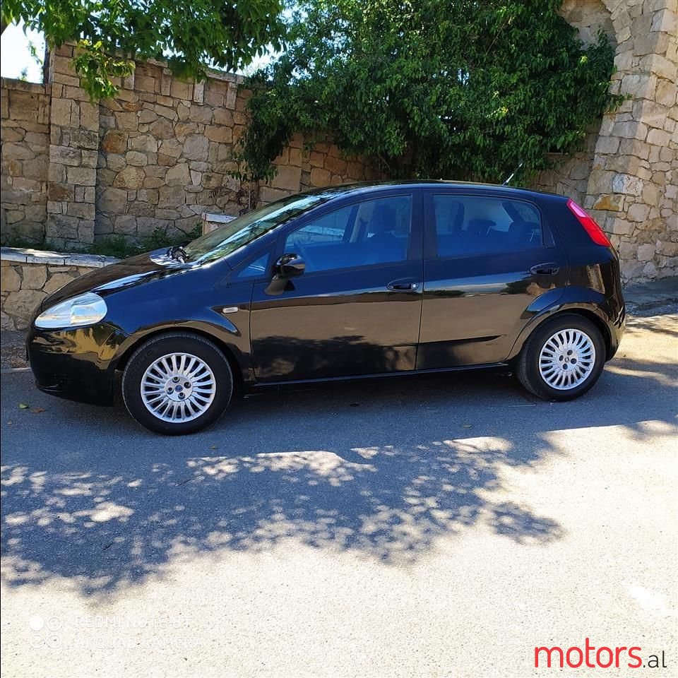 2008' Fiat Grande Punto photo #2