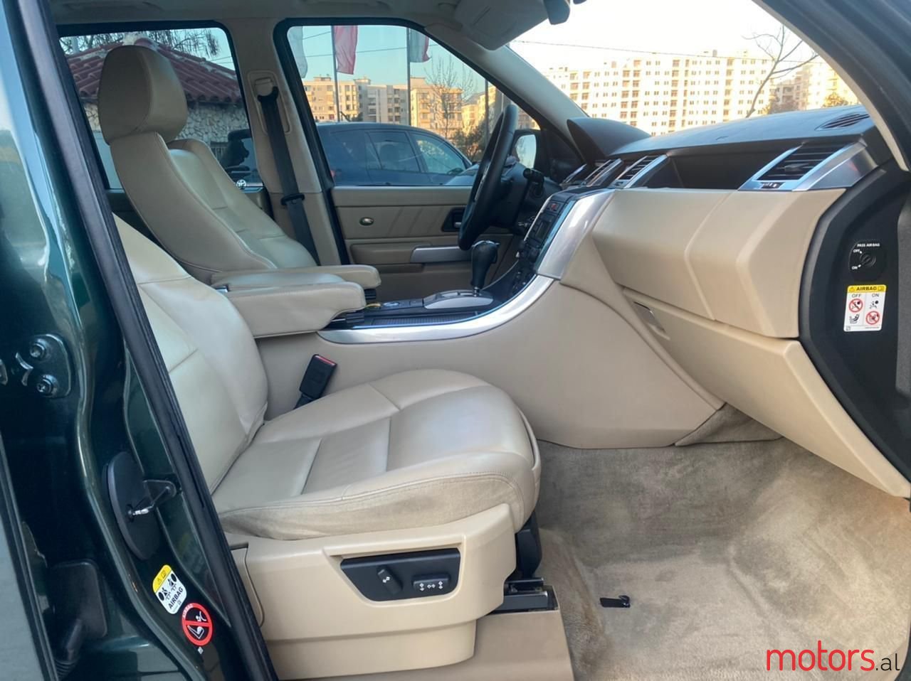 2009' Land Rover Range Rover photo #3