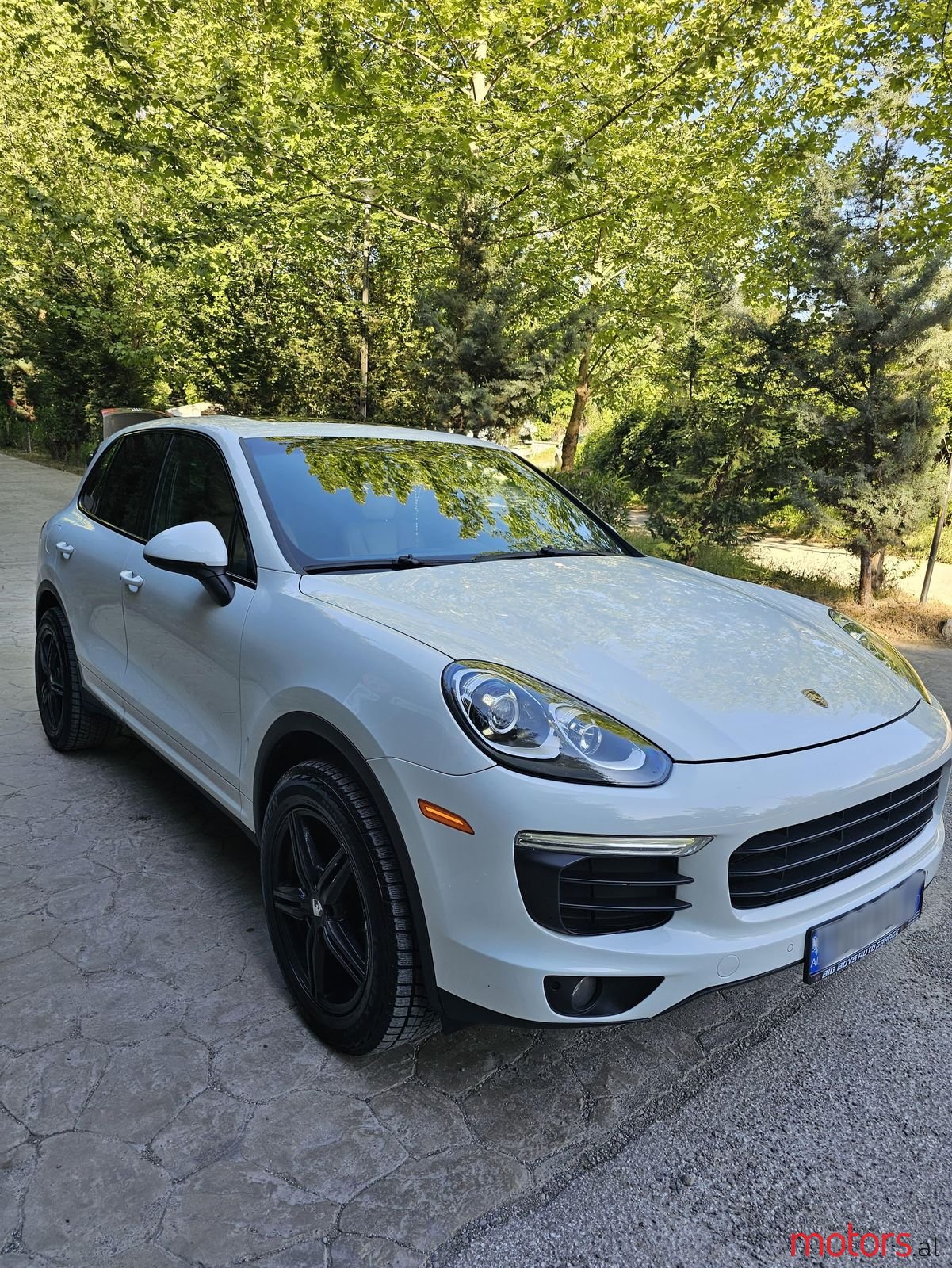 2017' Porsche Cayenne photo #2