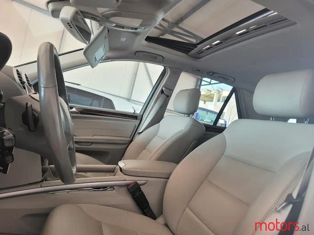 2009' Mercedes-Benz ML 320 photo #5