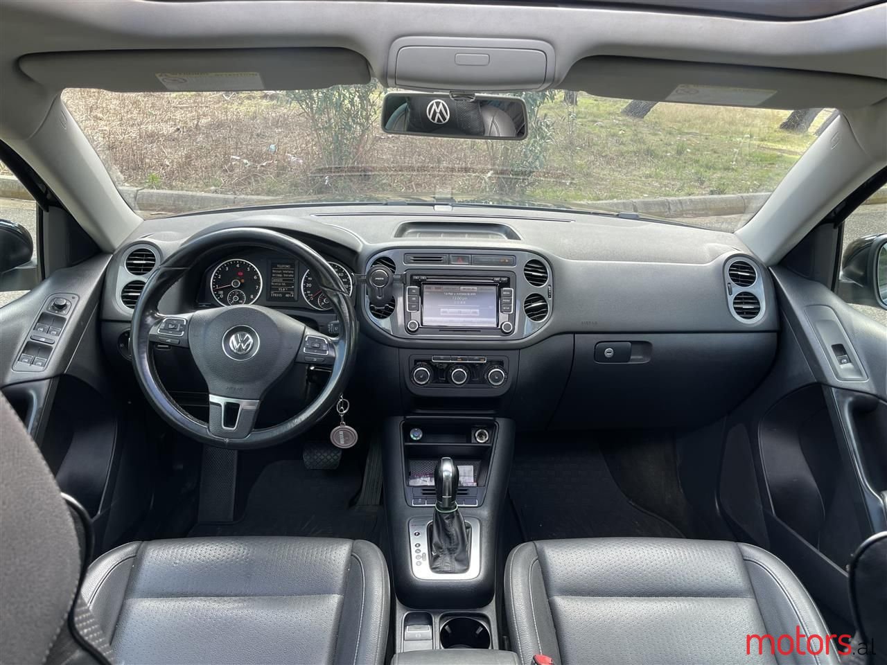 2012' Volkswagen Tiguan photo #5