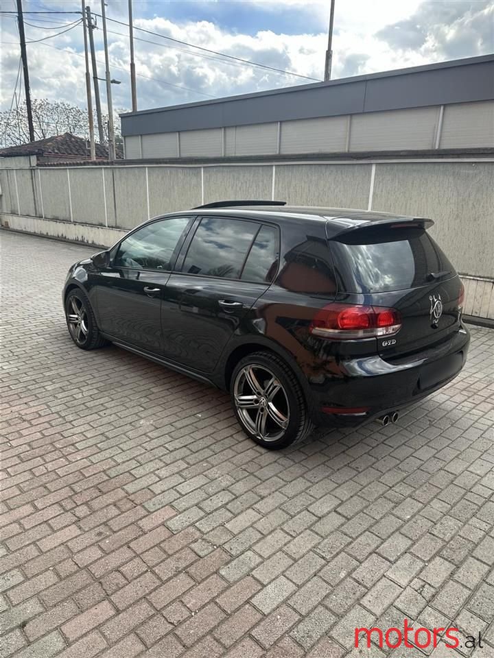 2010' Volkswagen Golf photo #2