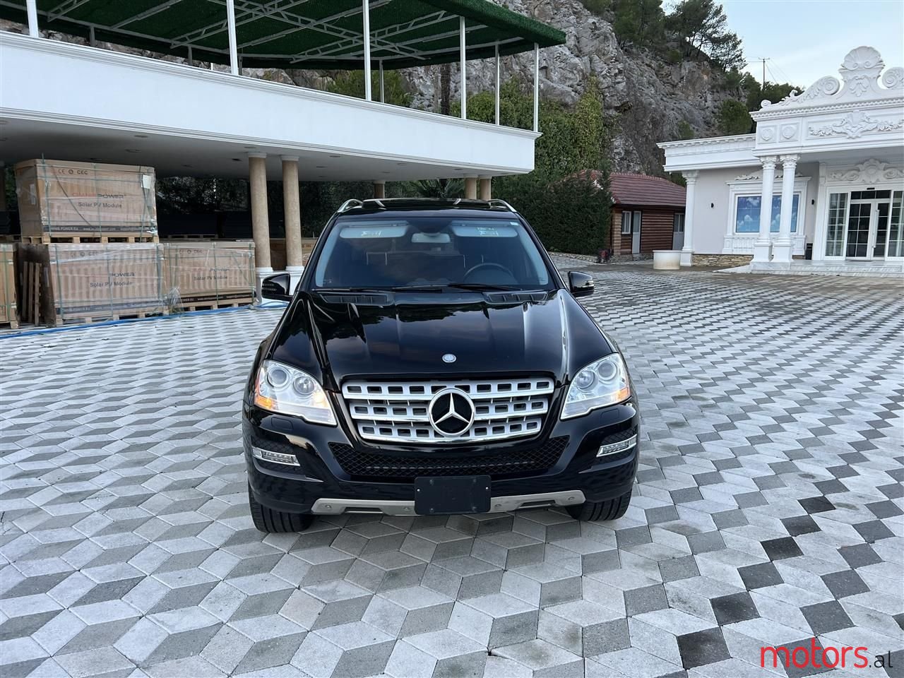 2011' Mercedes-Benz 350 photo #5