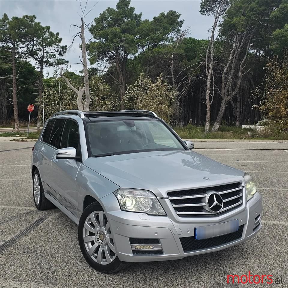 2011' Mercedes-Benz GLK 220 photo #2