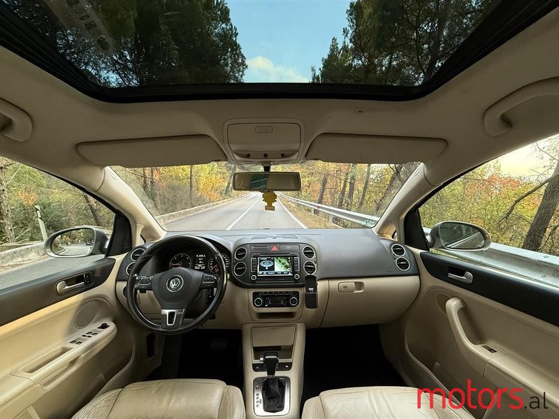 2009' Volkswagen Golf Plus photo #5