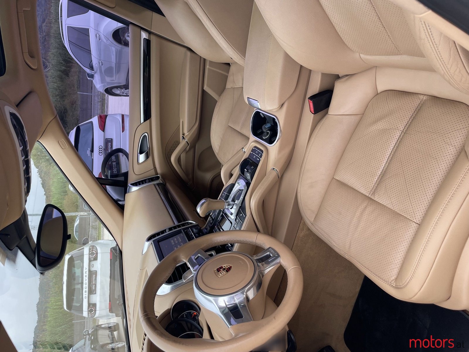 2011' Porsche Cayenne photo #5