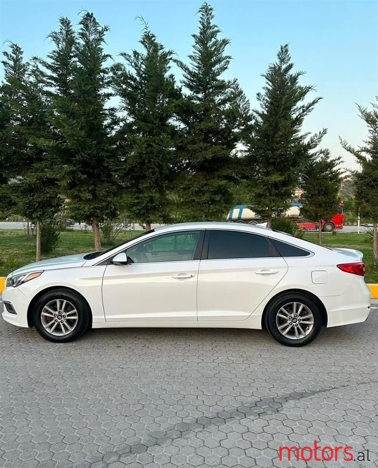 2016' Hyundai Sonata photo #2