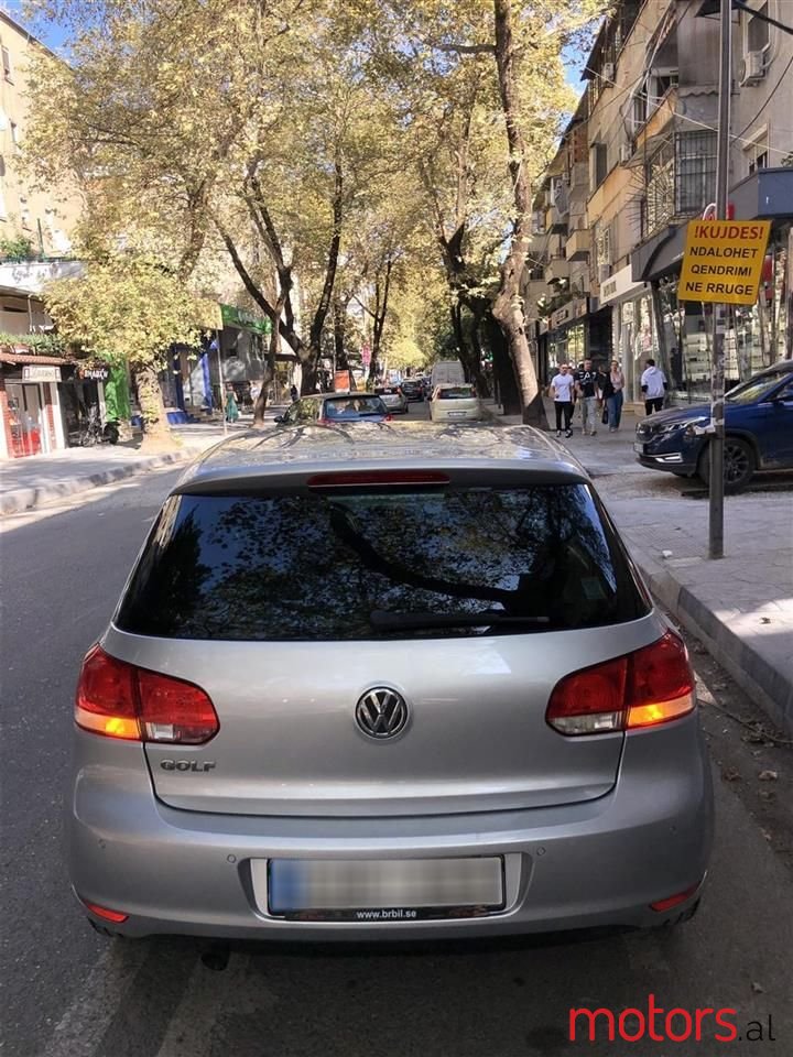 2011' Volkswagen Golf photo #3