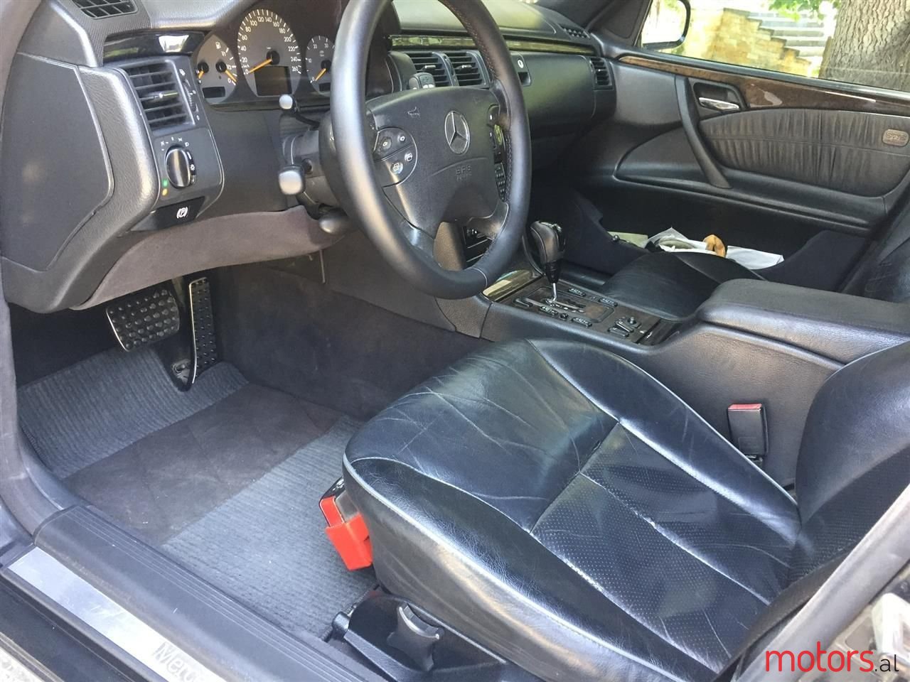 2001' Mercedes-Benz E 270 photo #3