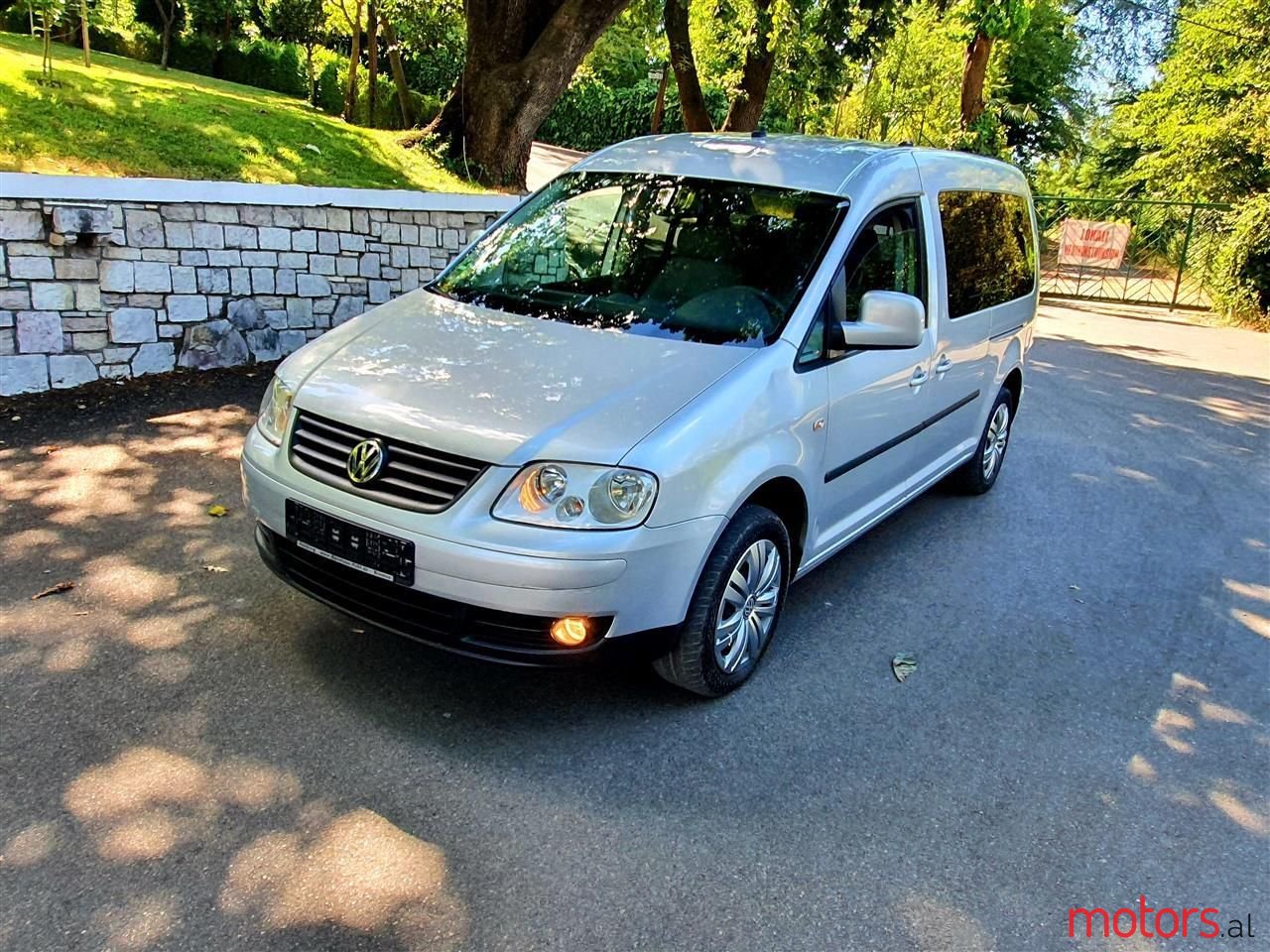 2009' Volkswagen Caddy photo #1