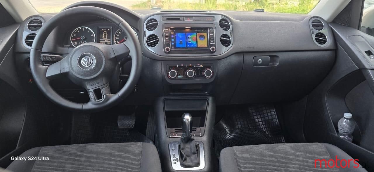 2013' Volkswagen Tiguan photo #3