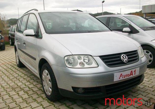 2004' Volkswagen Touran photo #1