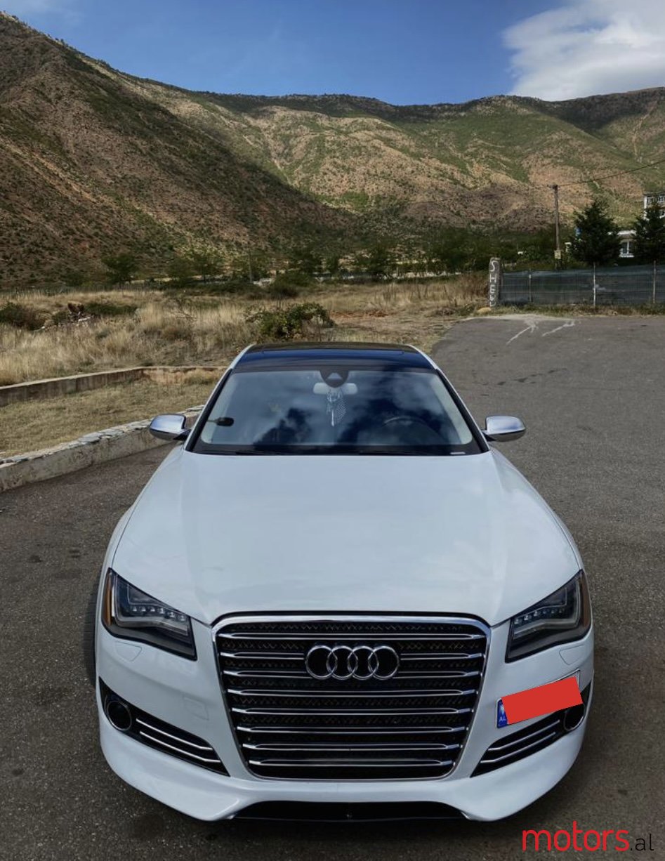 2012' Audi A8 photo #2