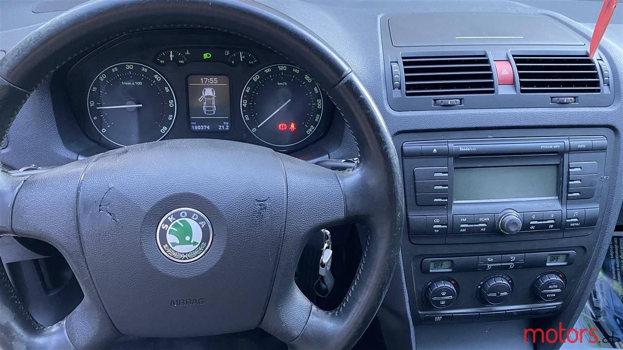 2007' Skoda Octavia photo #3