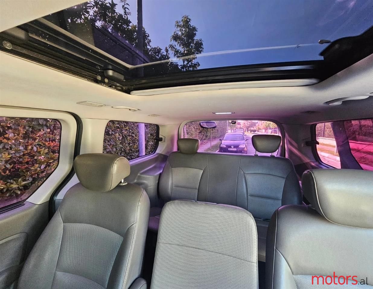 2012' Hyundai H-1 Starex photo #4