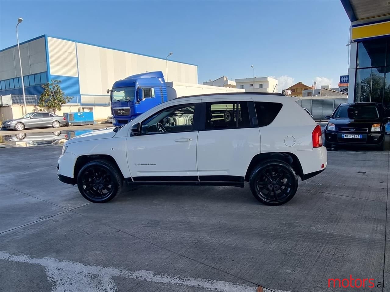 2013' Jeep Compass photo #3