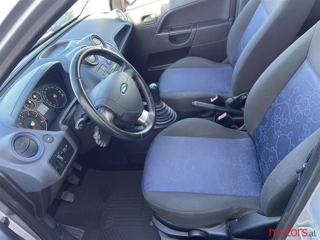 2007' Ford Fiesta photo #5