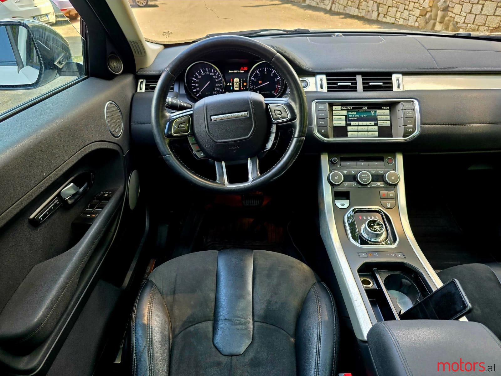 2015' Land Rover Range Rover Evoque photo #2