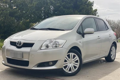 2008' Toyota Auris